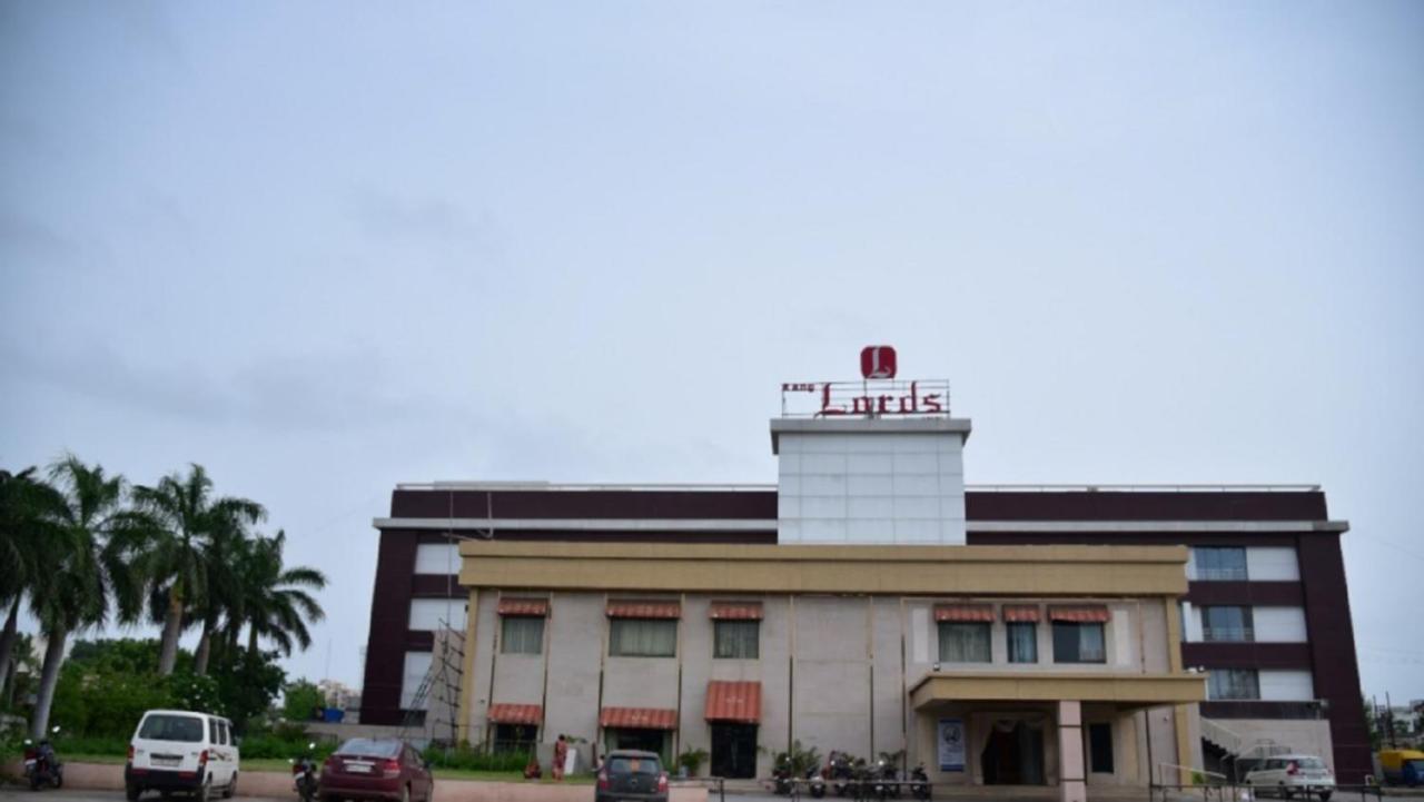 Rang Lords Inn Bharuch Eksteriør billede